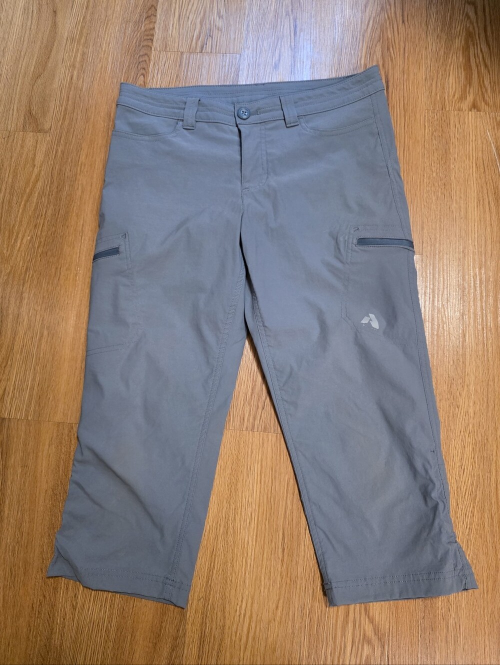 Eddie Bauer Women's Gray Capri Outdoors Pants Size 6 Hiking